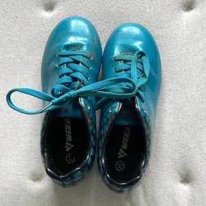 Soccer cleats size 12.5 (toddler)